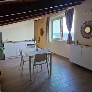 Attico Vista Mare Giardini Naxos