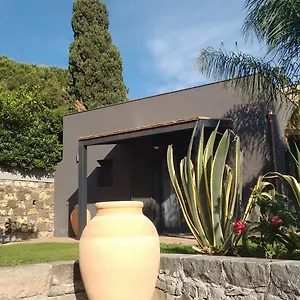 Avocado Beyond לינה וארוחת בוקר